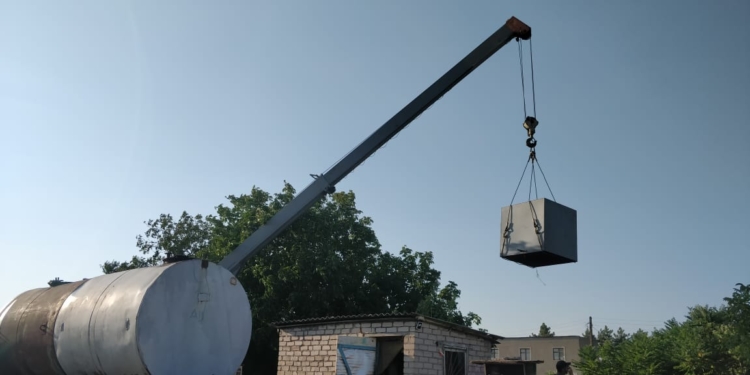 На Николаевщине налоговики ликвидировали нелегальную заправку и конфисковали более 8 тонн топлива (ФОТО)