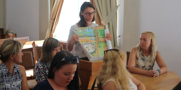 Жители Терновки пришли к Сенкевичу разбираться, почему застопорился их проект, выигравший в «Общественном бюджете» (ФОТО)