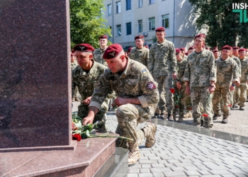 Отвага и честь. Николаевские десантники почтили память погибших собратьев (ФОТО, ВИДЕО)
