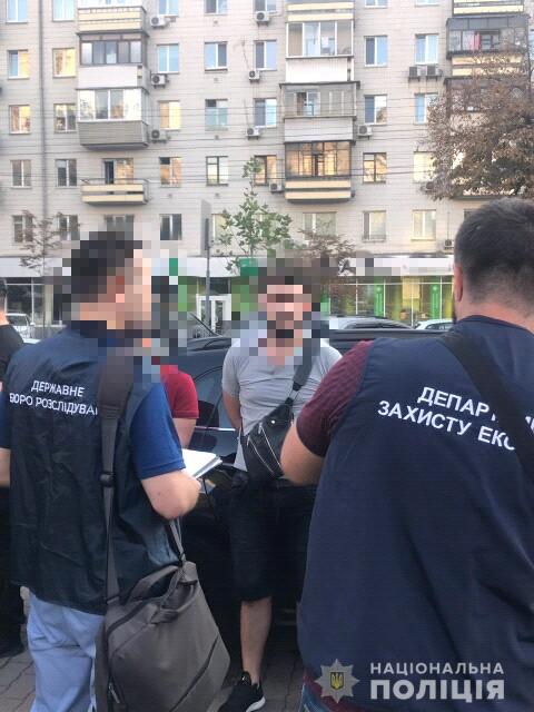 В Киеве задержали двух прокуроров - требовали $5000 за покой и невмешательство (ФОТО) 5