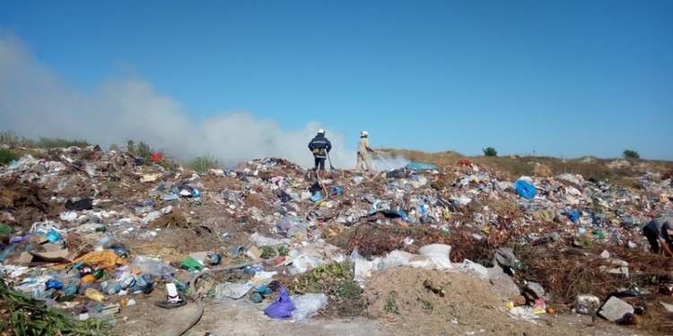 И дым отечества…В Снигиревке и Баштанке пожар на свалке (ФОТО)