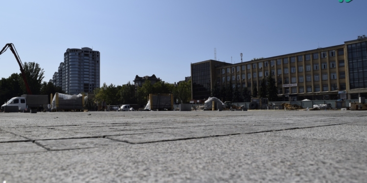 Реконструкция Соборной площади: Подрядчик получил 34,5 миллиона, работы идут по графику (ФОТО, ВИДЕО)