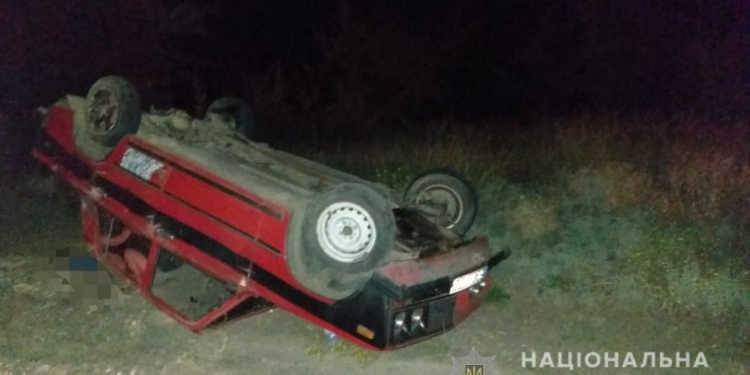 На трассе под Николаевом перевернулась машина с детьми, погиб 2-х летний мальчик