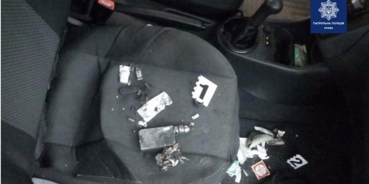В Киеве в автомобиле взорвалась электронная сигарета, пострадал мужчина