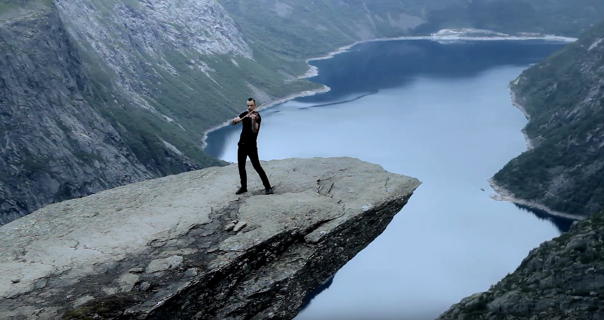 Украинский скрипач сыграл на Языке Тролля (ВИДЕО)