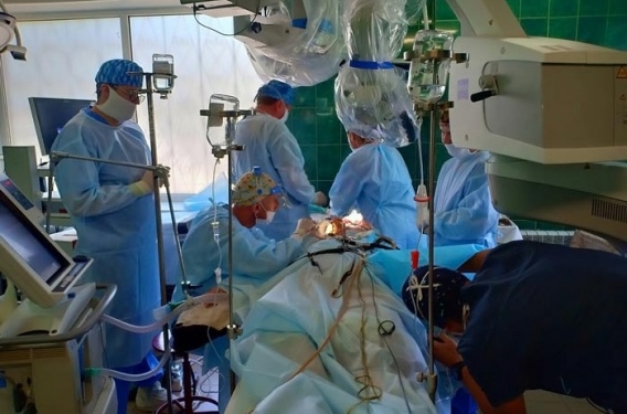 Уникальную “двойную” операцию на головном мозге выполнили в николаевской БСМП