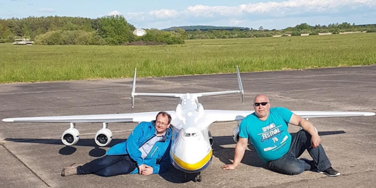 Она летает! Авиамоделисты построили реплику гигантской “Мрии” (ВИДЕО)