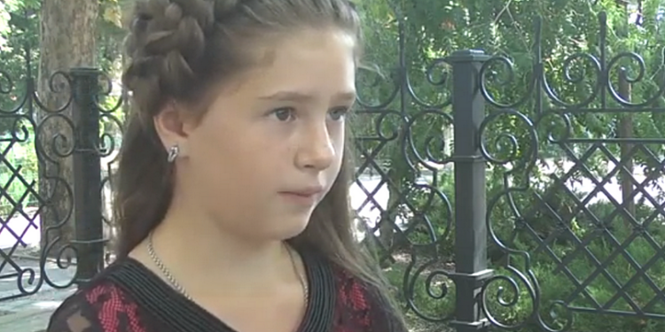 В Николаеве 11-летнюю девочку наградили за волонтерскую деятельность (ВИДЕО)