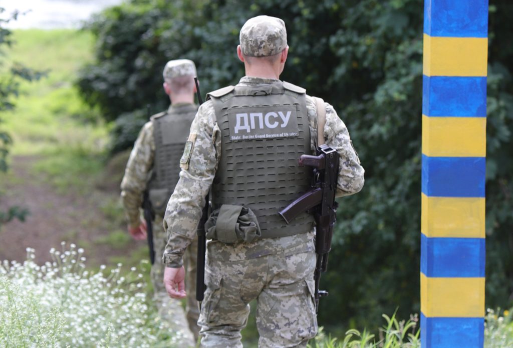 Украинские пограничники смогут без предупреждения сбивать дроны-нарушители 1