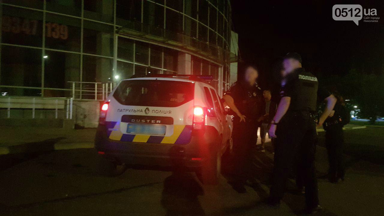 Ночью в Николаеве подрались из-за места на парковке (ФОТО, ВИДЕО)