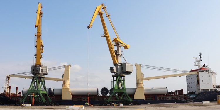 Порт “Ольвия” принял два судна с грузом ветряков для новой ВЭС. Самые крупные части длиной более 25 м (ФОТО)