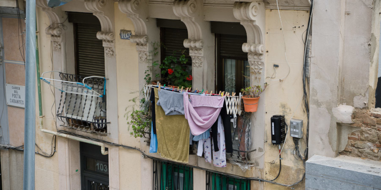 В Риме запретили сушить белье на балконе, если его видно с улицы