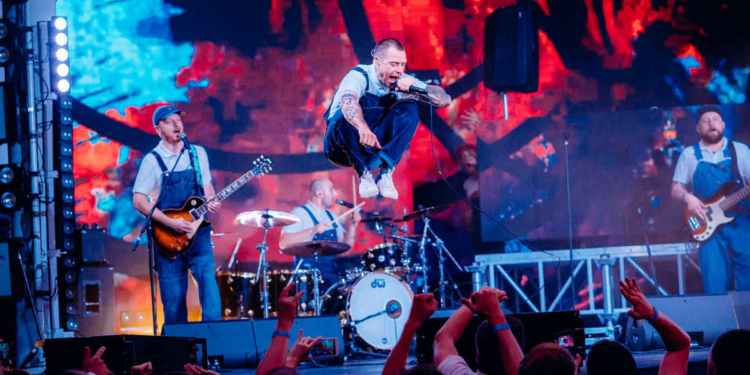 “Ты ромашка – я весна” или Ляпис 98 в Киеве