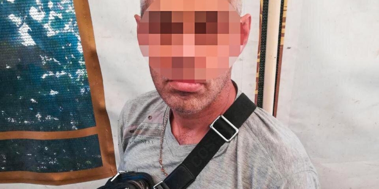 Пистолет за 4 тыс.грн. На рынке “Колос” задержали торговца оружием (ФОТО)