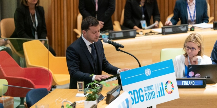 Устойчивое развитие невозможно под звуки выстрелов и взрывов – Зеленский в ООН