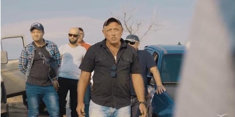 О ямах, амброзии и мостах: ко Дню рождения города написали юмористическую песню (ВИДЕО)