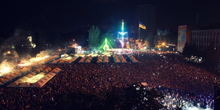 На вечерний концерт в честь Дня города Николаева пришло 50 тысяч горожан (ФОТО)