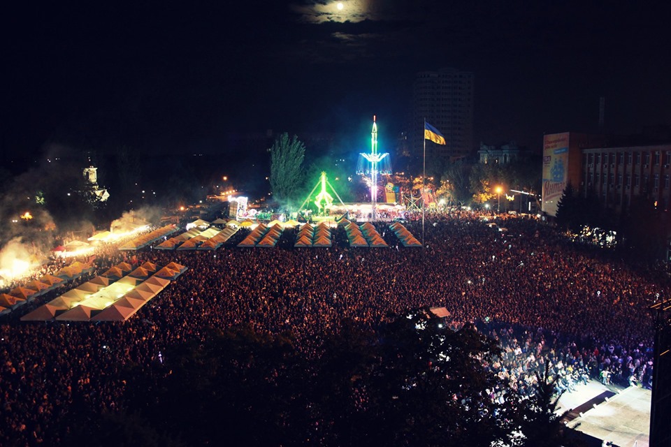 На вечерний концерт в честь Дня города Николаева пришло 50 тысяч горожан (ФОТО) 19