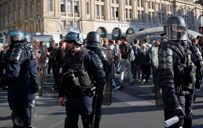 В Париже правоохранители задержали более 100 демонстрантов, вышедших на акцию «желтых жилетов» (ВИДЕО) 1
