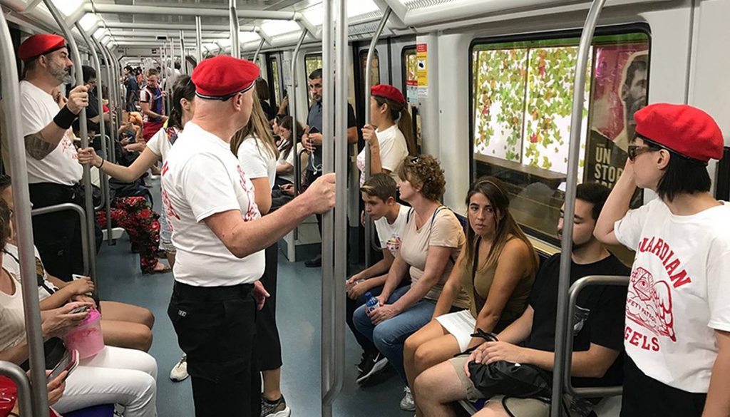 В Испании появились дружинники, которые будут бороться с карманниками в метро. Полиция не в восторге 1