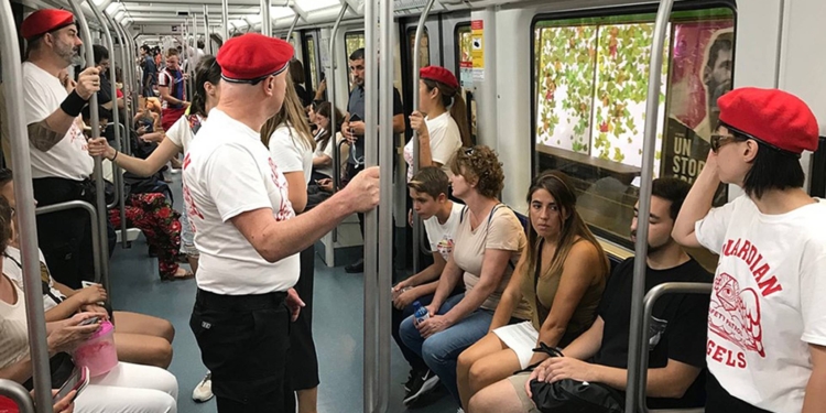 В Испании появились дружинники, которые будут бороться с карманниками в метро. Полиция не в восторге