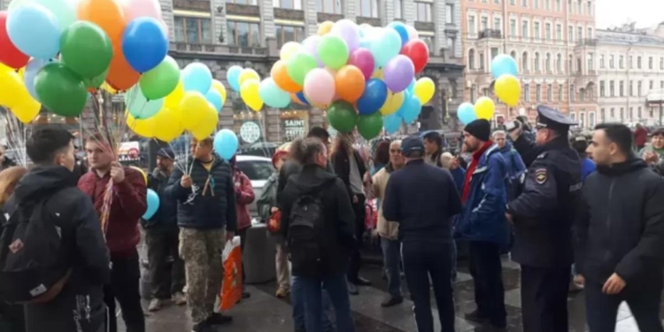 В Санкт-Петербурге задержали учасников акции, требовавших прекратить военные действия в Украине