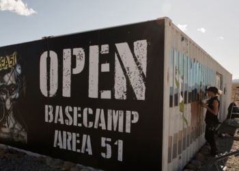 Попытка массового проникновения в “Зону 51” для спасения инопланетян не состоялась. Но трое были арестованы (ВИДЕО)