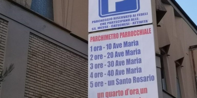 Парковка за молитву, да не одну: что придумали в Италии (ФОТО)