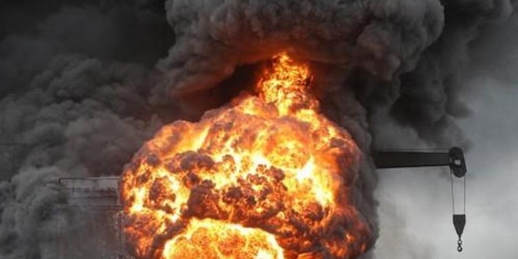 В Южной Корее на грузовом судне произошел взрыв и пожар – 9 человек пострадали (ФОТО)