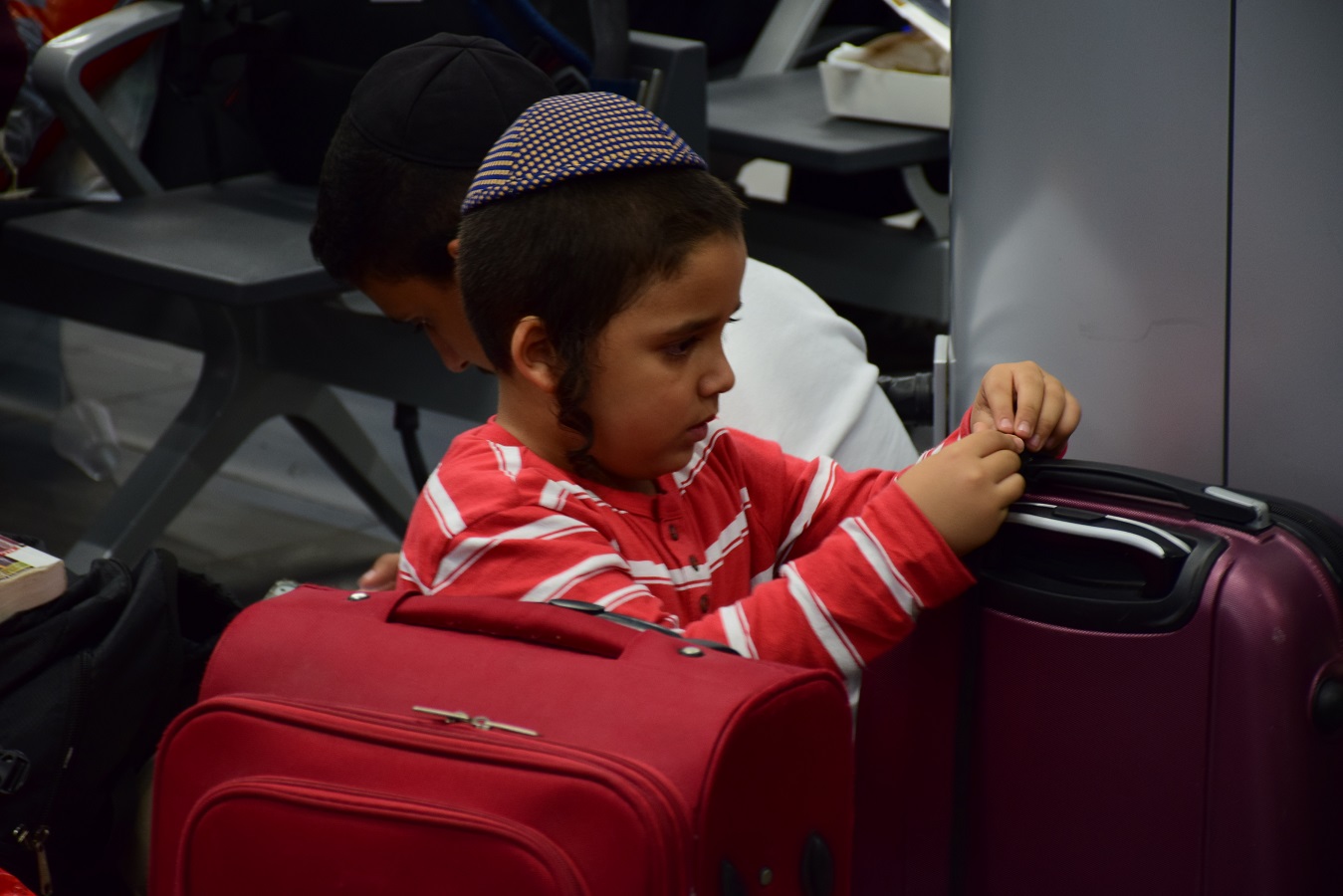 В Украину прибыло почти 25 тысяч паломников-хасидов – восьмерых не впустили (ФОТО)