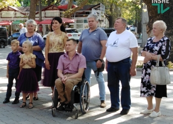 Быть гибкими и крепкими, как сталь: семья николаевского паралимпийца Андрея Комара отметила «стальную свадьбу» (ВИДЕО)