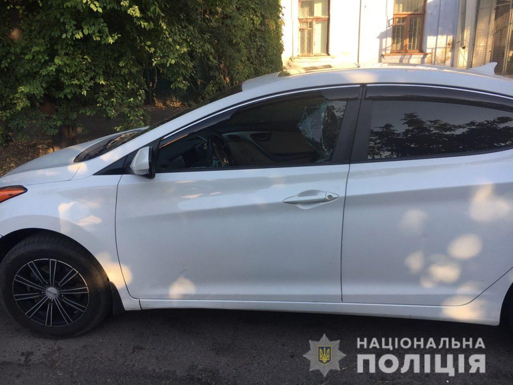 В центре Николаева из автомобиля жителя Херсона украли сумку с 750 тыс.грн. 1