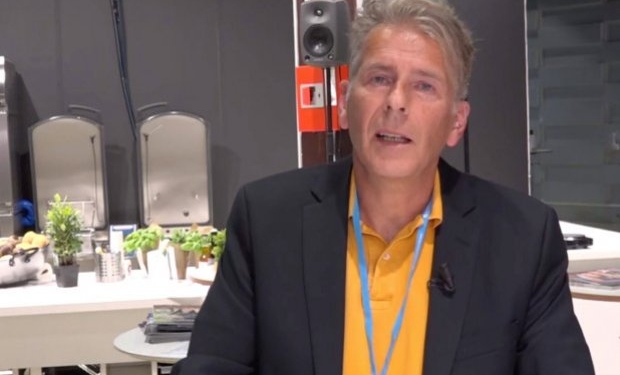 Шведский ученый предлагает есть людей, чтобы спасти планету