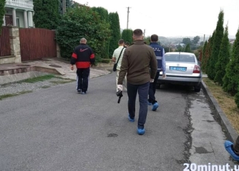 Ректору тернопольского университета подбросили во двор бомбу, он с женой серьезно ранены (ФОТО)