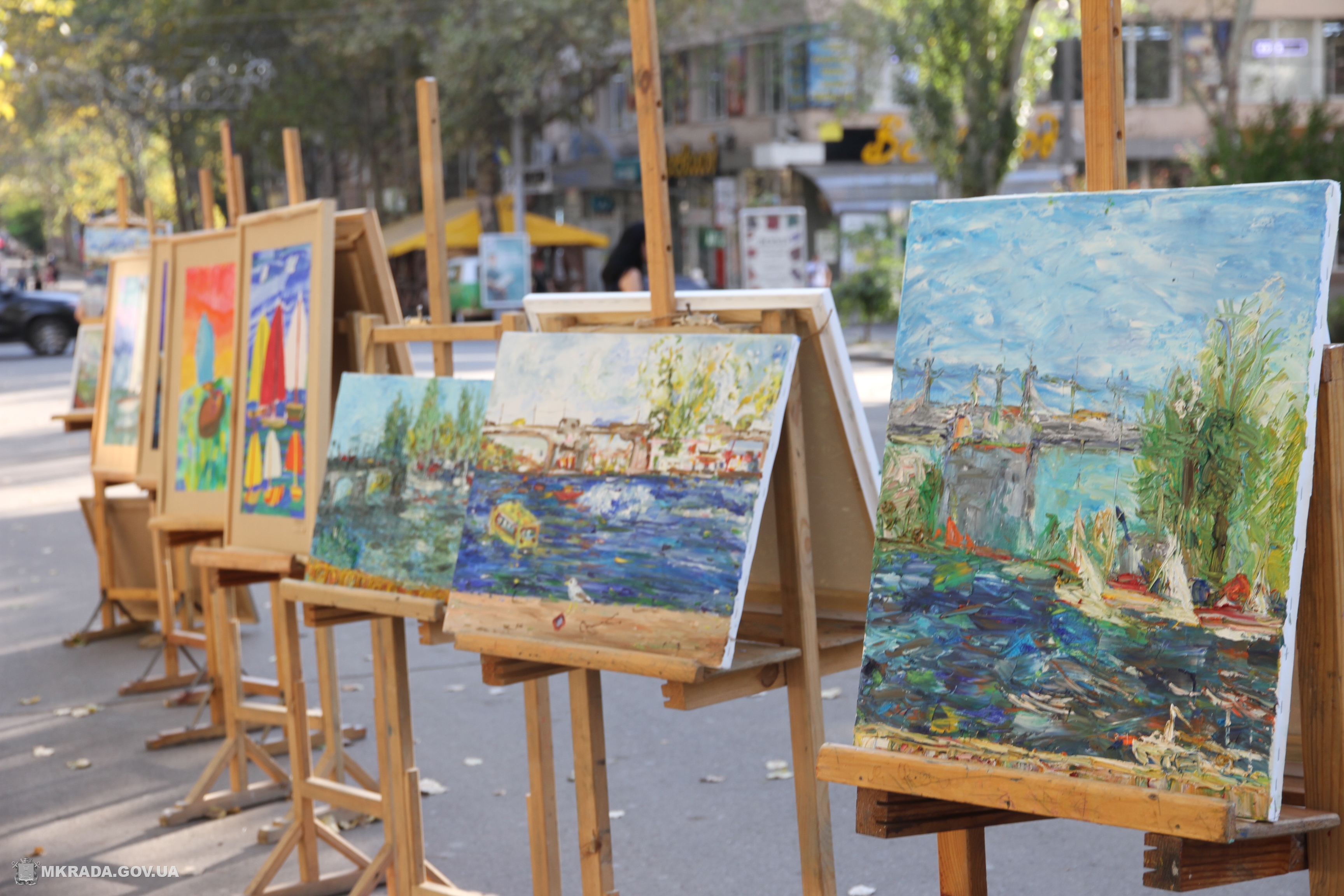 Ко Дню города Николаева: открылась выставка живописи «Золотой Буг» (ФОТО)