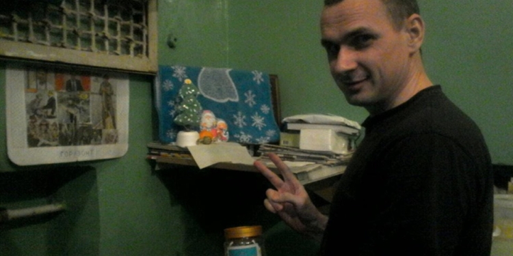 Сенцов опубликовал единственное фото, которое удалось сделать в тюрьме