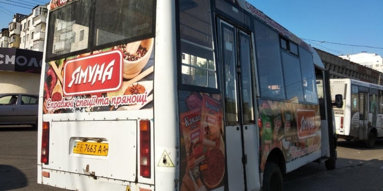 В Николаеве в рейс не пустили две «маршрутки»: грязные и поврежденные сиденья, заплетенный паутиной потолок (ФОТО)