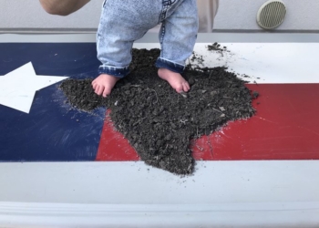 Чтобы сын родился на американской земле. Техасец заплатил за пересылку в Италию земли, которую спрятал под кроватью рожавшей жены (ФОТО)