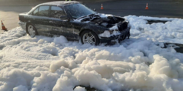 В Николаеве и Снигиревке горели два автомобиля (ФОТО)