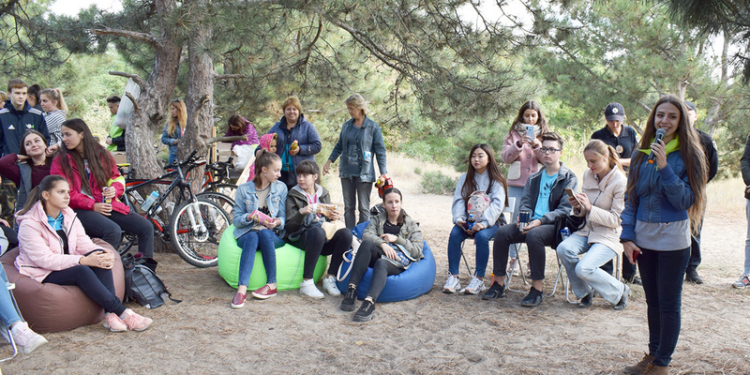 100 мешков мусора: более двух сотен николаевцев провели World Cleanup Day  в парке «Лески» (ФОТО)