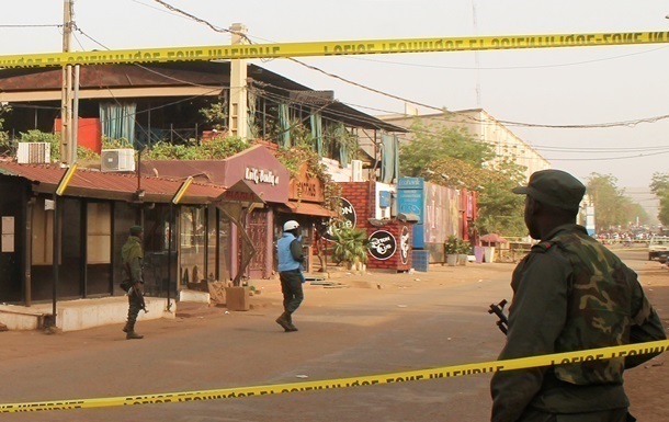 В Мали восемь человек погибли при подрыве автобуса на мине 1