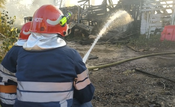 Киевлянин обстрелял пожарных, прибывших тушить его дом