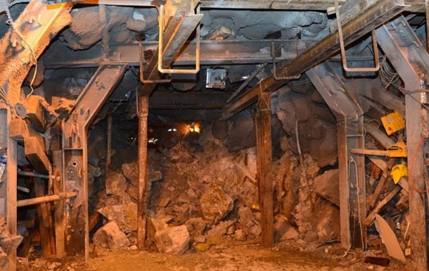 В Африке при обрушении золотого рудника погибли 30 человек 1