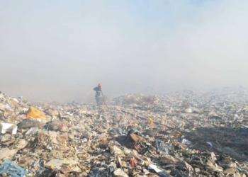 В Николаеве тушат пожар на полигоне ТБО – горит мусор на площади 3 тыс.кв.м (ФОТО)