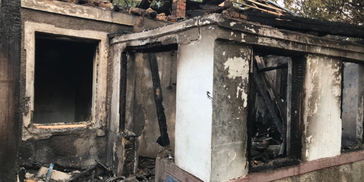 На Николаевщине за сутки тушили три жилых дома и летнюю кухню (ФОТО)