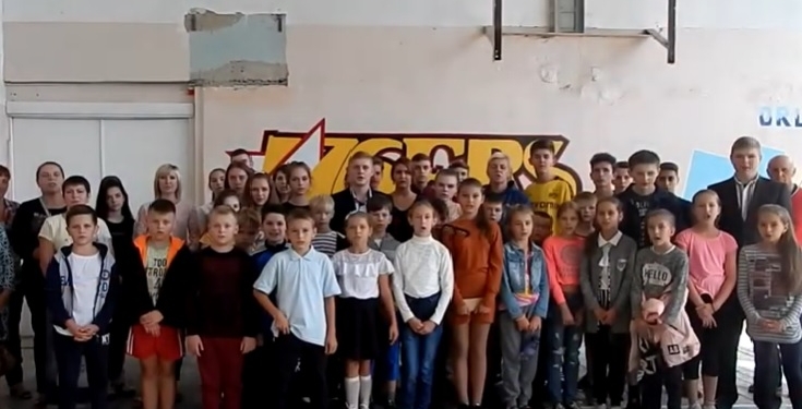 Николаевские школьники записали обращение к Зеленскому – жалуются на затянувшийся ремонт актового и спортивного залов (ВИДЕО)