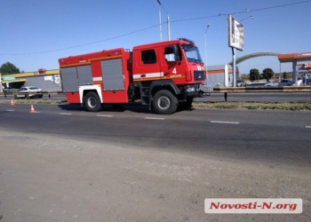 В Николаеве пожарный автомобиль протаранил легковой автомобиль (ФОТО)