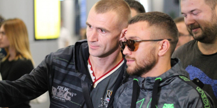 Ломаченко прилетел в Одессу: как чемпиона встретили дома