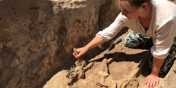 Запорожские археологи нашли захоронение возрастом около 2,5 тысяч лет (ФОТО)