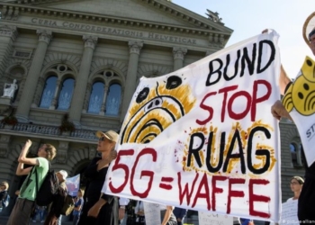 Швейцарцы протестовали против связи 5G
